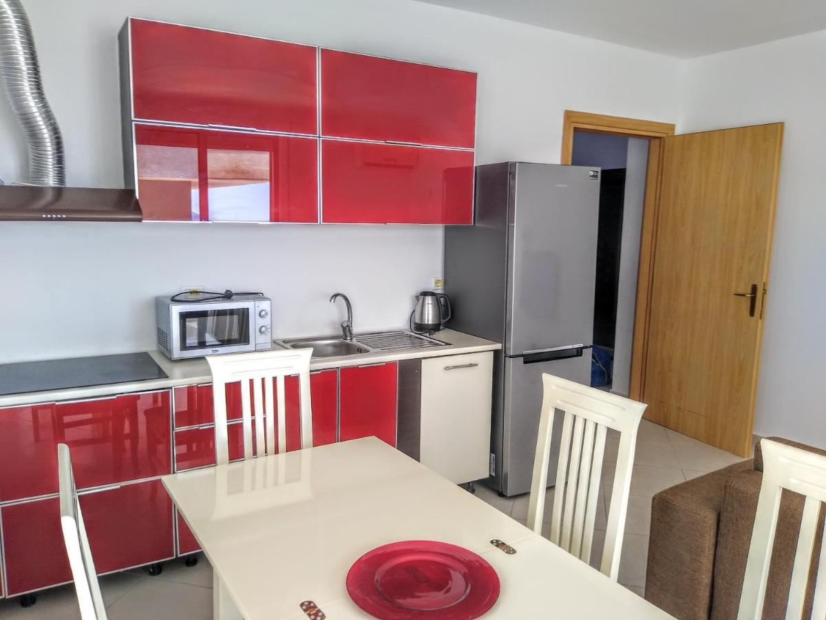 Rass' Apartment Vlorë Exteriör bild
