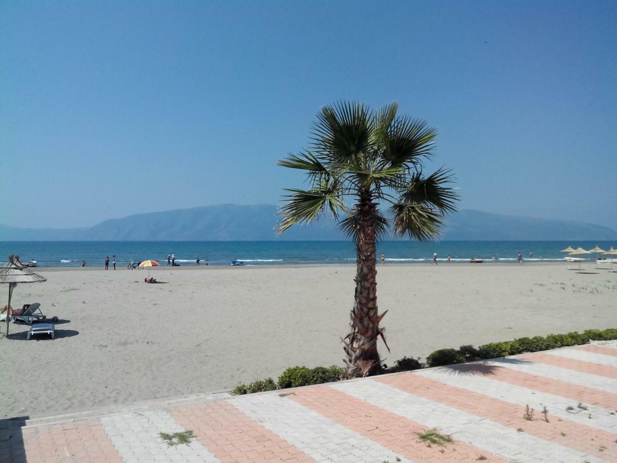 Rass' Apartment Vlorë Exteriör bild
